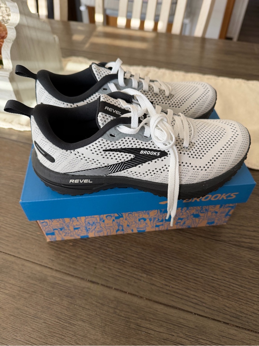 Brooks Revel Women's White and Black Athletic Running Shoes